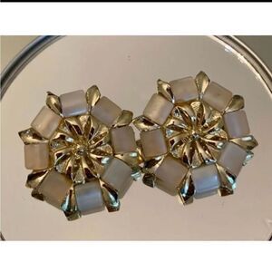 Vintage‎ gold tone & white thermoset stone earrings